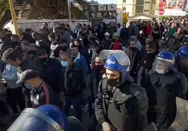 Tizi Ouzou : Les travailleurs de l’Eniem marchent à nouveau