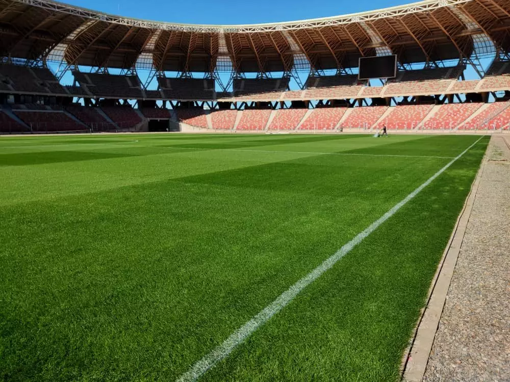 « La pelouse du stade d’Oran est similaire à celle du Bernabeu », selon Karim Aouam