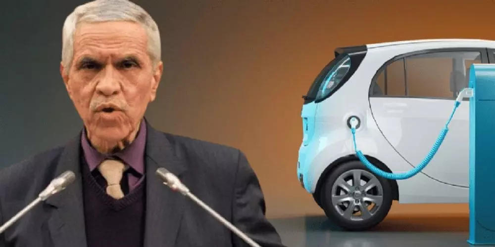 Chems Eddine Chitour : « Je rêve de voir le Premier ministre circuler en voiture électrique »