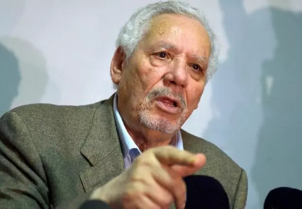 Les coulisses du « retour intrigant » de Khaled Nezzar