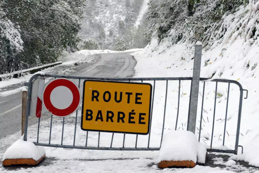 Chutes de neige : Plusieurs routes fermées à la circulation 