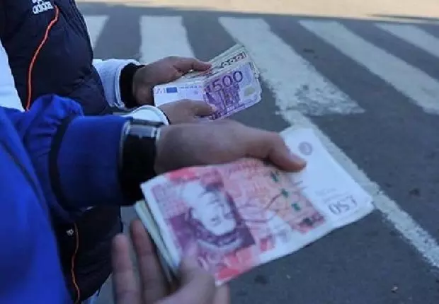 L’Euro s’envole face au Dinar sur le marché parallèle