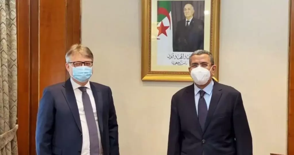 Fabrication Sputnik-V en Algérie: Ce que Djerad et Beliaev se sont dit