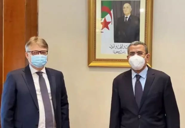 Fabrication Sputnik-V en Algérie: Ce que Djerad et Beliaev se sont dit