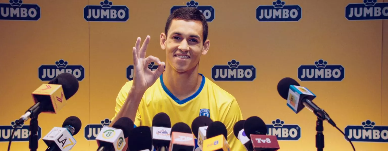 Aissa Mandi, nouvel ambassadeur des nouilles Jumbo