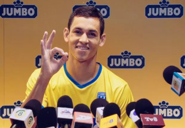 Aissa Mandi, nouvel ambassadeur des nouilles Jumbo