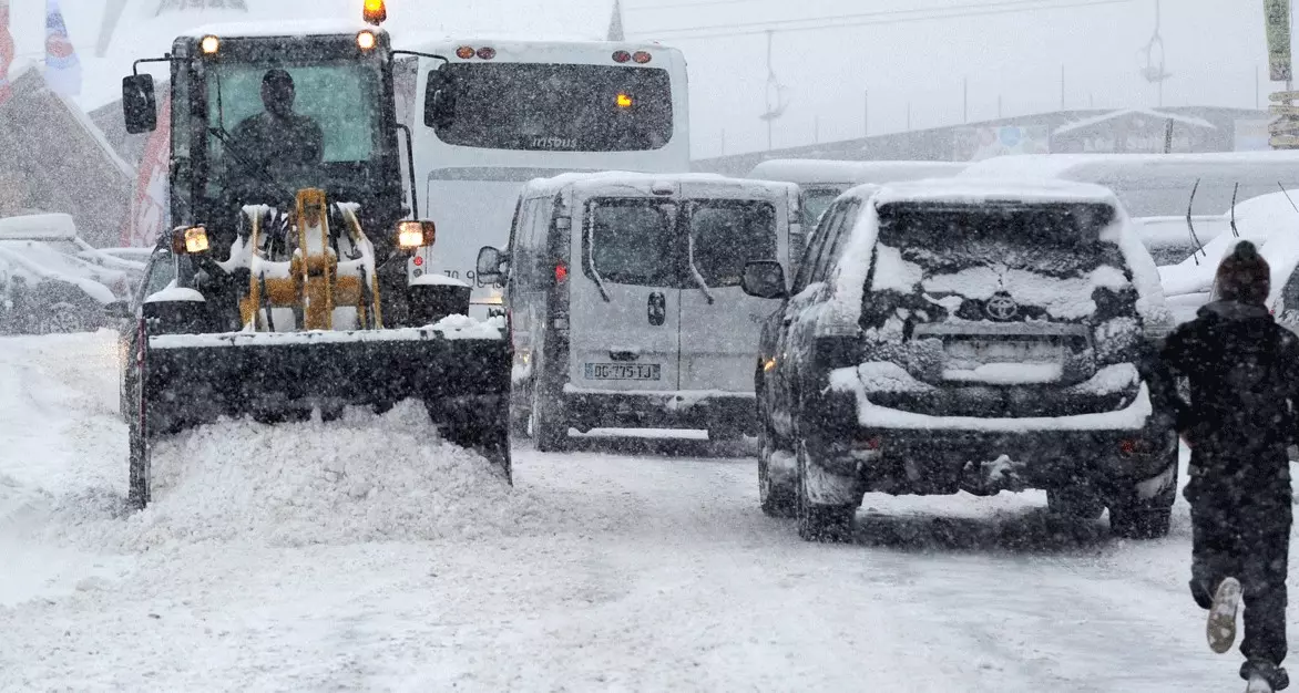 Blida : 12 familles bloquées par la neige sur le mont Chréa