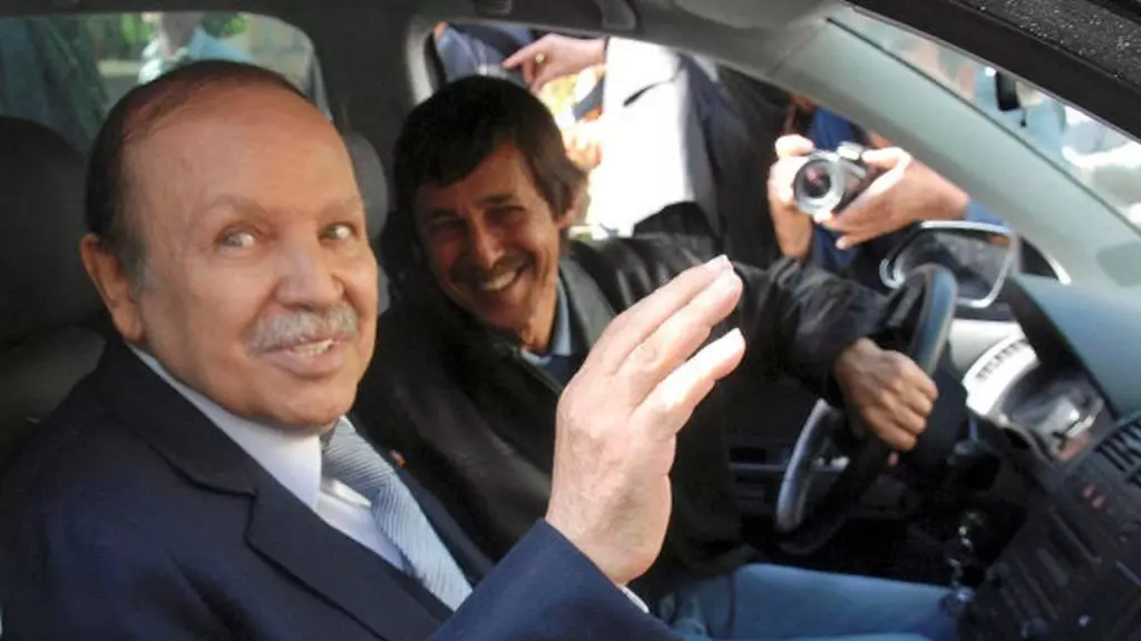 Saïd Bouteflika affirme que son « frère est en résidence surveillée »