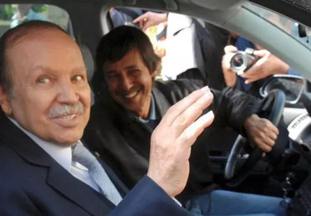 Saïd Bouteflika affirme que son « frère est en résidence surveillée »