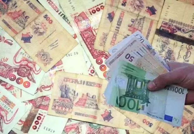 Marché parallèle des devises : légère baisse de l’Euro