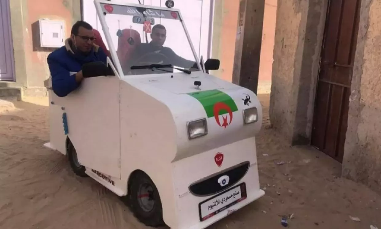 Un jeune homme d’El Oued fabrique sa propre voiture