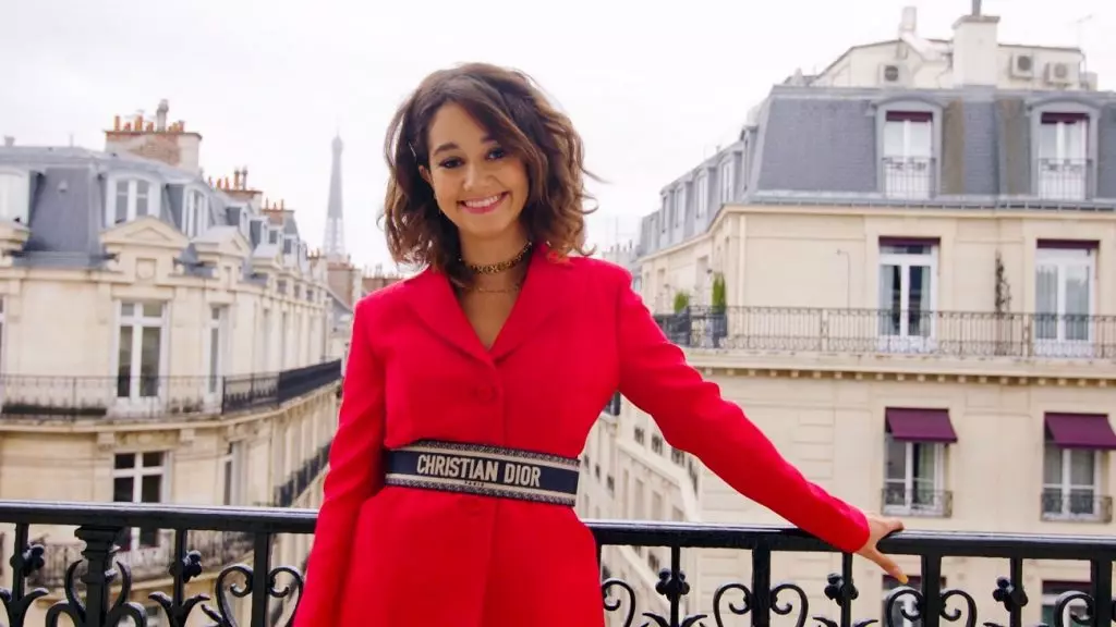 Qui est Léna Mahfouf, cette Algérienne qui va surpasser Obama ?