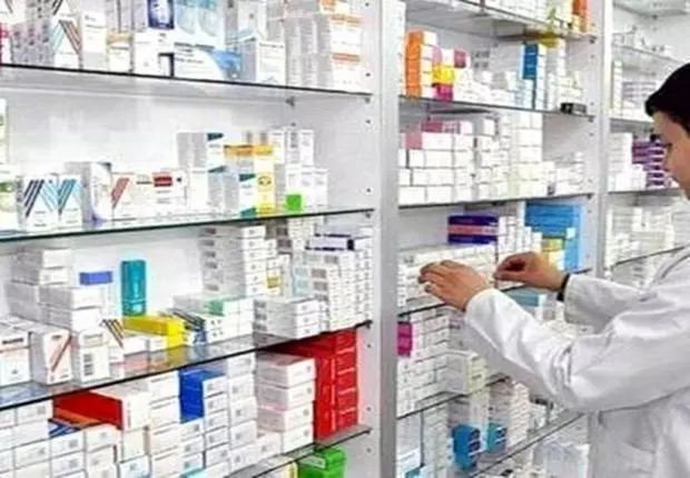 Vive polémique autour de la disponibilité des médicaments