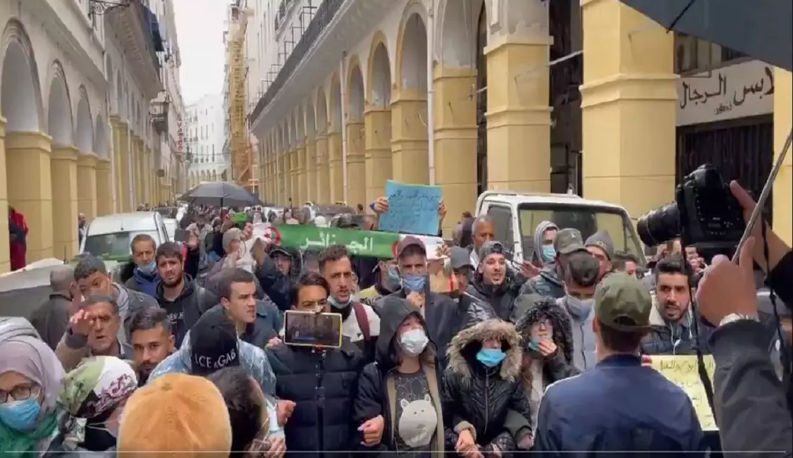 Hirak estudiantin : Les étudiants marchent à nouveau à Alger