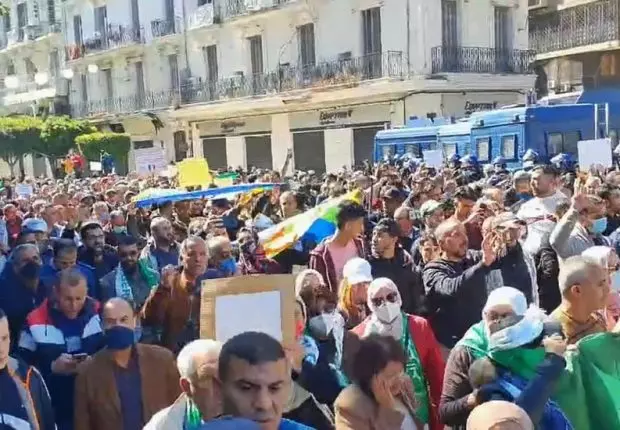 108e vendredi : début de la manifestation du Hirak à Alger