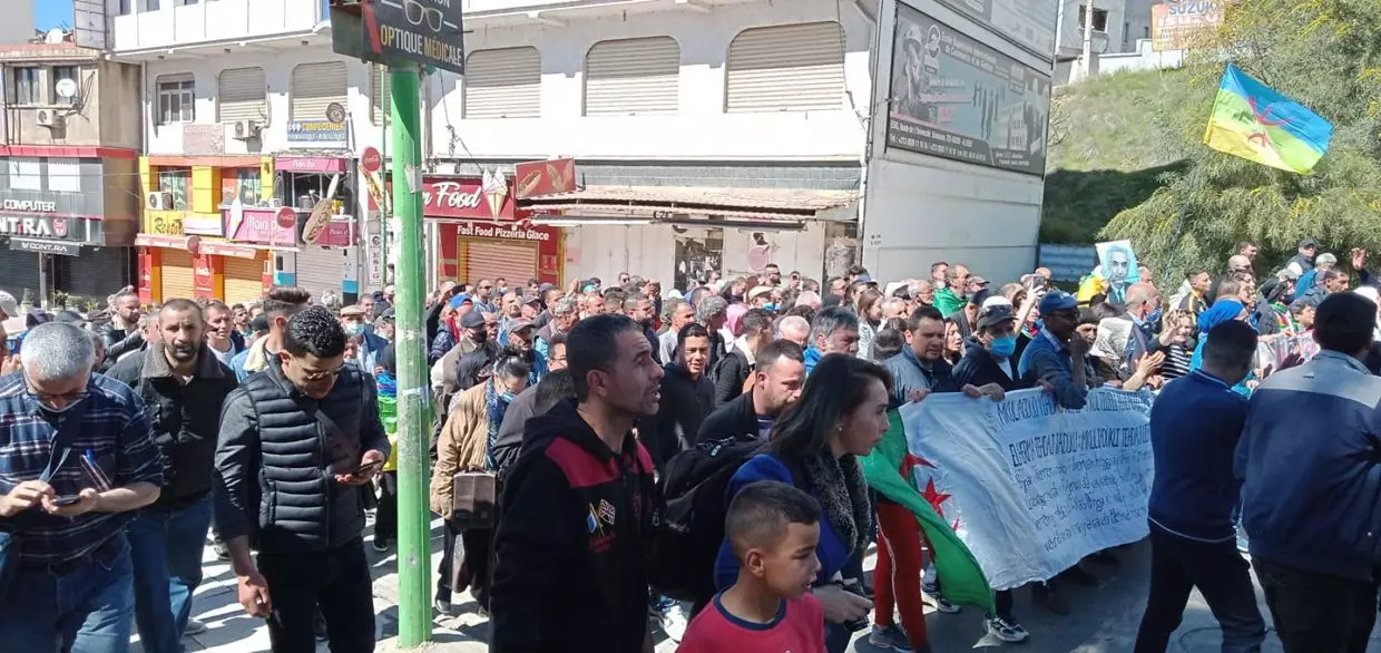 Hirak : Les citoyens de Tizi Ouzou battent le pavé ce 12 mars