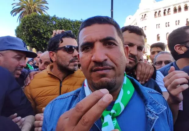 Accusé de « percevoir une indemnité », Karim Tabbou répond à Benzaim