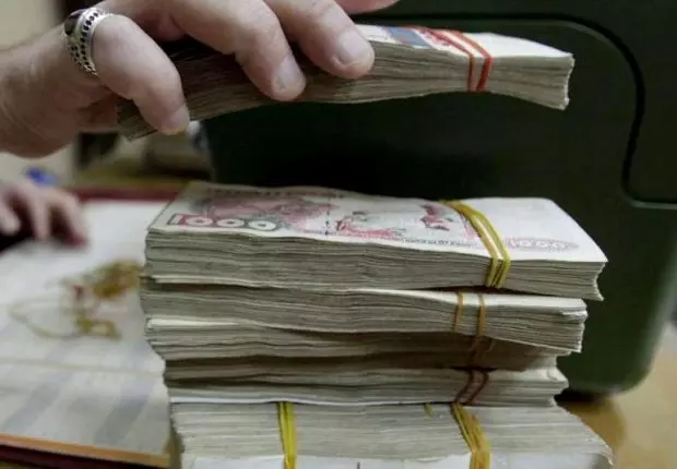 Marché parallèle des devises : le dinar poursuit sa dégringolade 