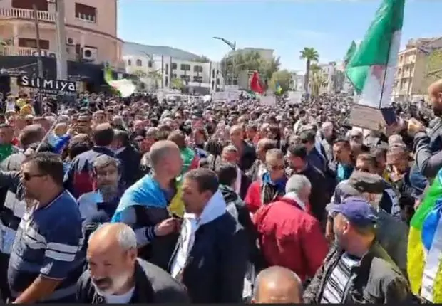 Hirak 110ᵉ vendredi : La mobilisation populaire se poursuit à Béjaïa