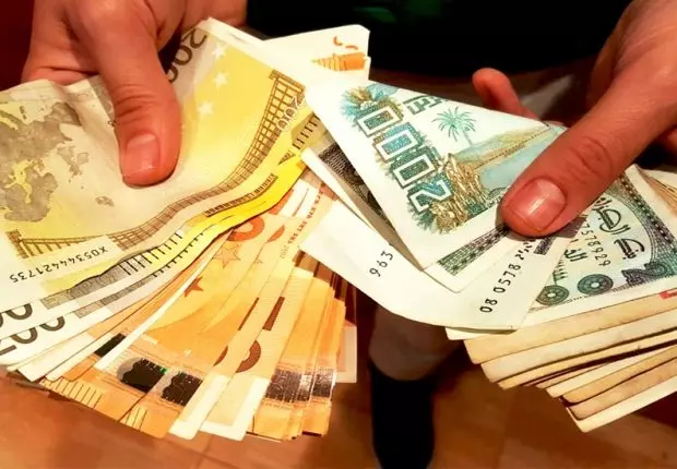 Marché noir des devises : L’euro recule légèrement face au dinar