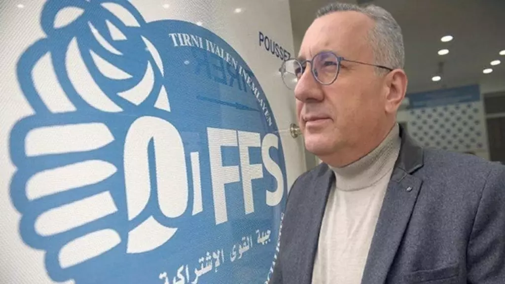 Un responsable du FFS critique le slogan « État civil non militaire »