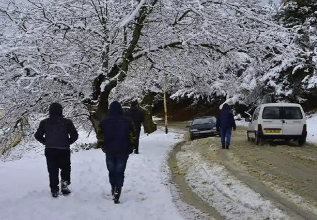 Intempéries : Plusieurs routes coupées à la circulation par la neige