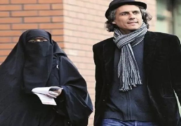 Voile intégral interdit en Suisse: Nekkaz se porte garant des amendes