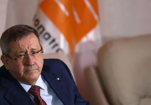 Arrêté samedi à Dubaï, plusieurs affaires attendent Ould Kadour