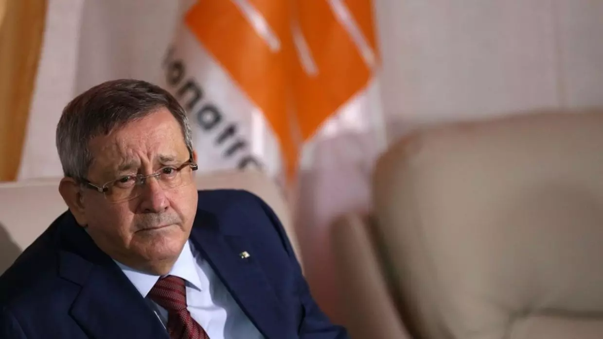 Arrêté samedi à Dubaï, plusieurs affaires attendent Ould Kadour