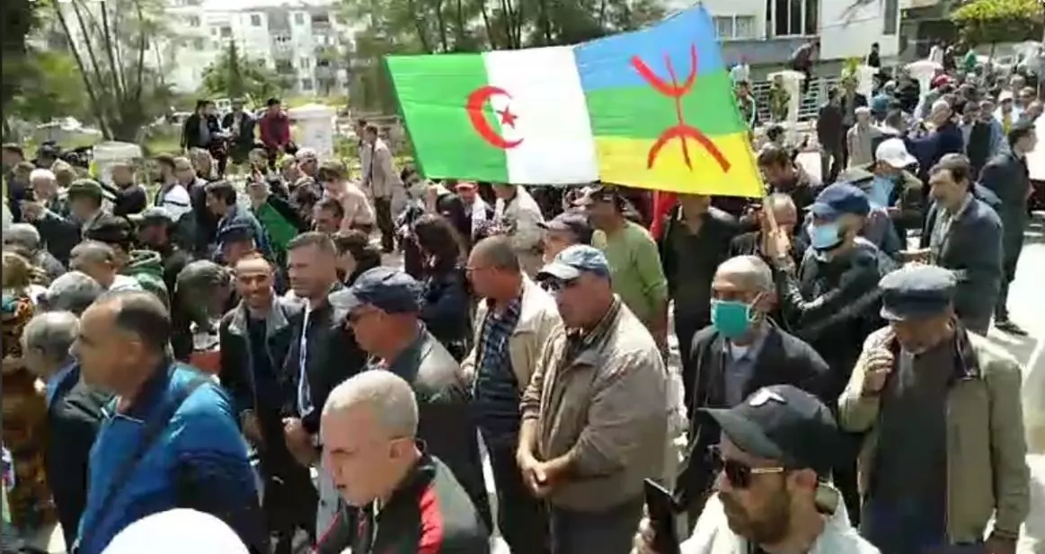 112ᵉ vendredi du Hirak : les béjaouis fidèles au rendez-vous