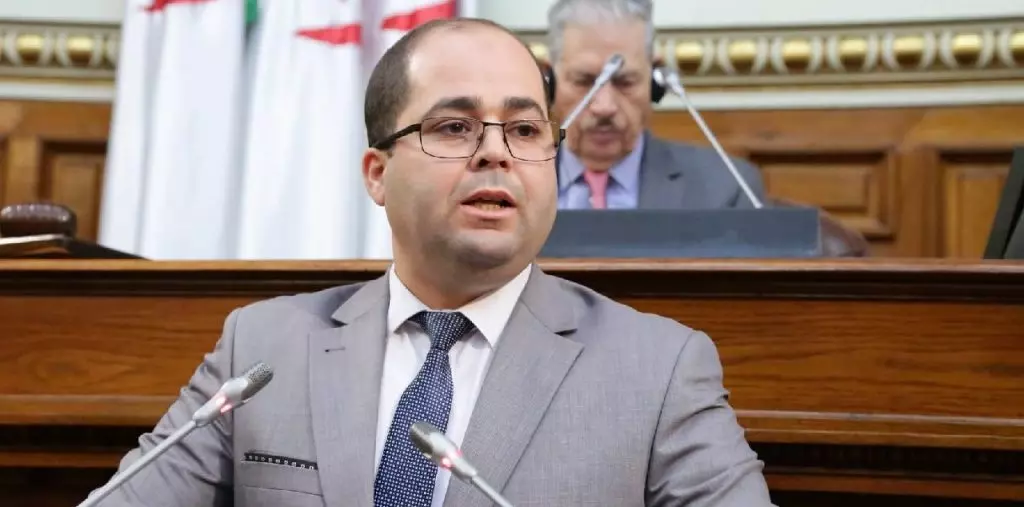 Le ministre Brahim Boumzar limogé par Tebboune