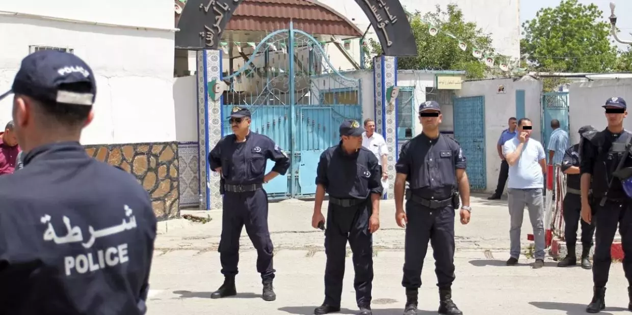 En grève de la faim, des détenus du Hirak évacués vers l’hôpital