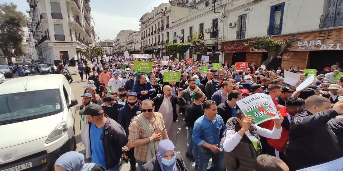 112ème vendredi : Les manifestations du Hirak se poursuivent à Alger
