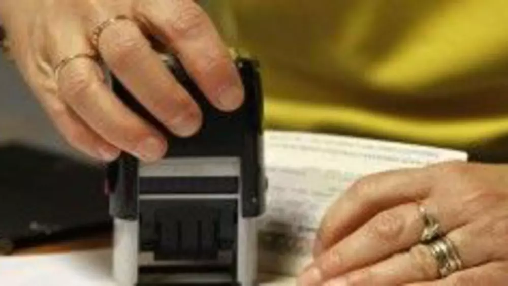 Autorisations de sortie : ces Algériens bloqués en Algérie