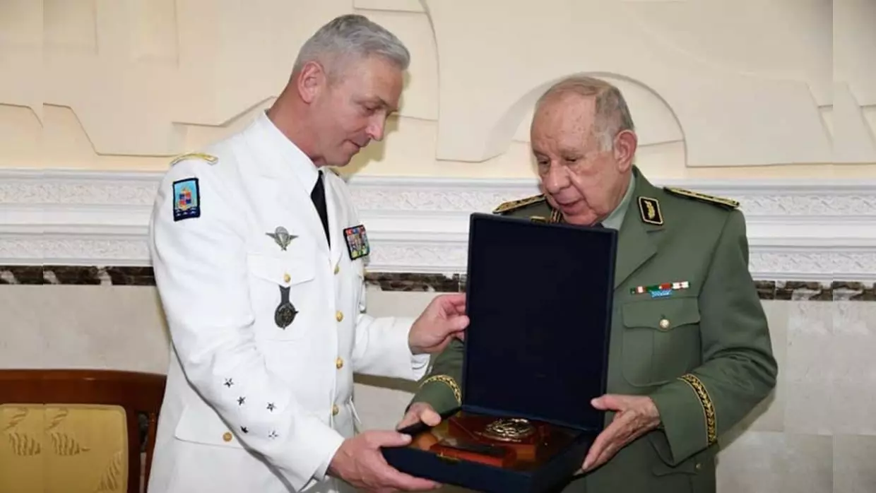 Algérie France : les détails de la rencontre Chengriha et Lecointre