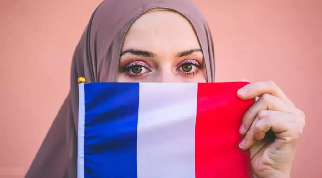 PasToucheAmonHijab, un Hashtag contre l&rsquo;islamophobie en France