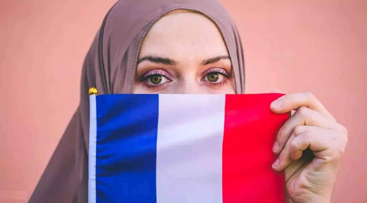 PasToucheAmonHijab, un Hashtag contre l’islamophobie en France