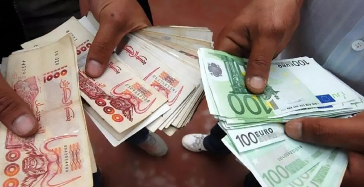 Face à l’Euro et au Dollar : le Dinar Algérien repart à la baisse