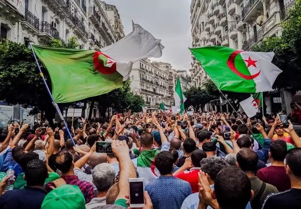 Hirak et Covid-19 : une pause s’impose