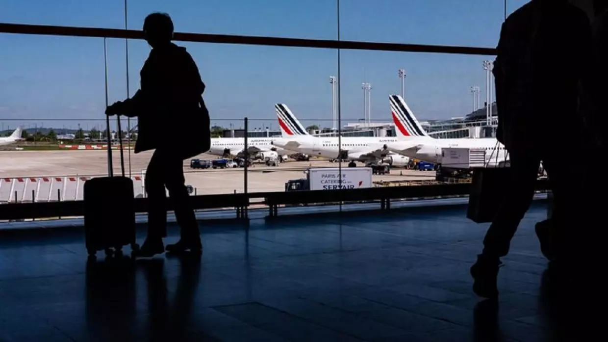 France : quel sort pour les six Algériens encore bloqués à Roissy ?