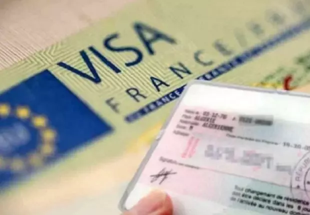 Titres de séjour : la politique Française de plus en plus sévère