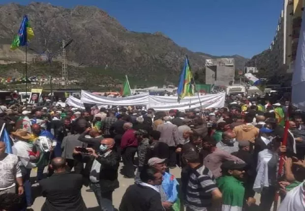 08 mai 1945 : marche grandiose à Kherrata