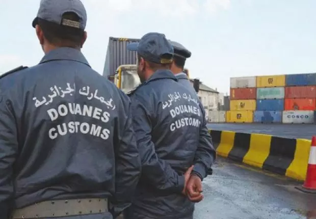 Tébessa : le vol de 17 motos fait tomber 8 douaniers