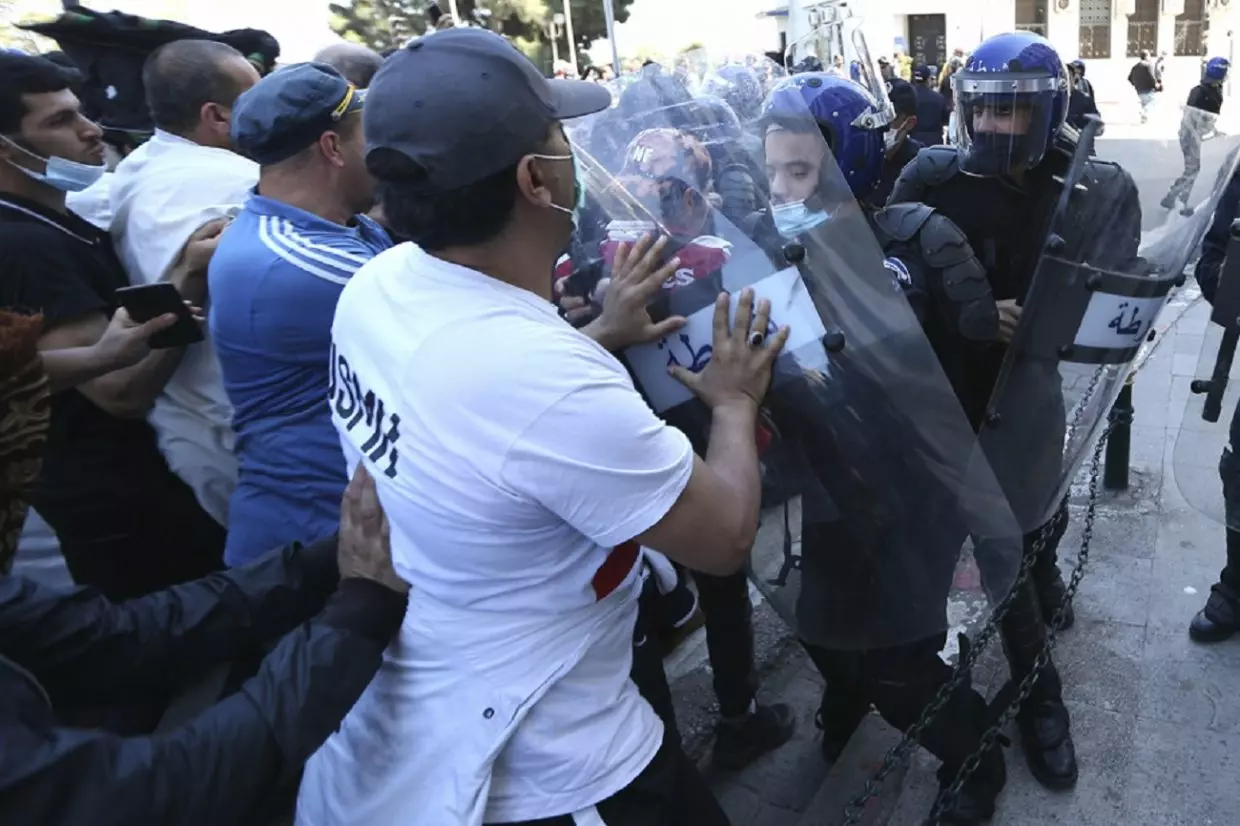 Hirak : des universitaires lancent une pétition contre la répression