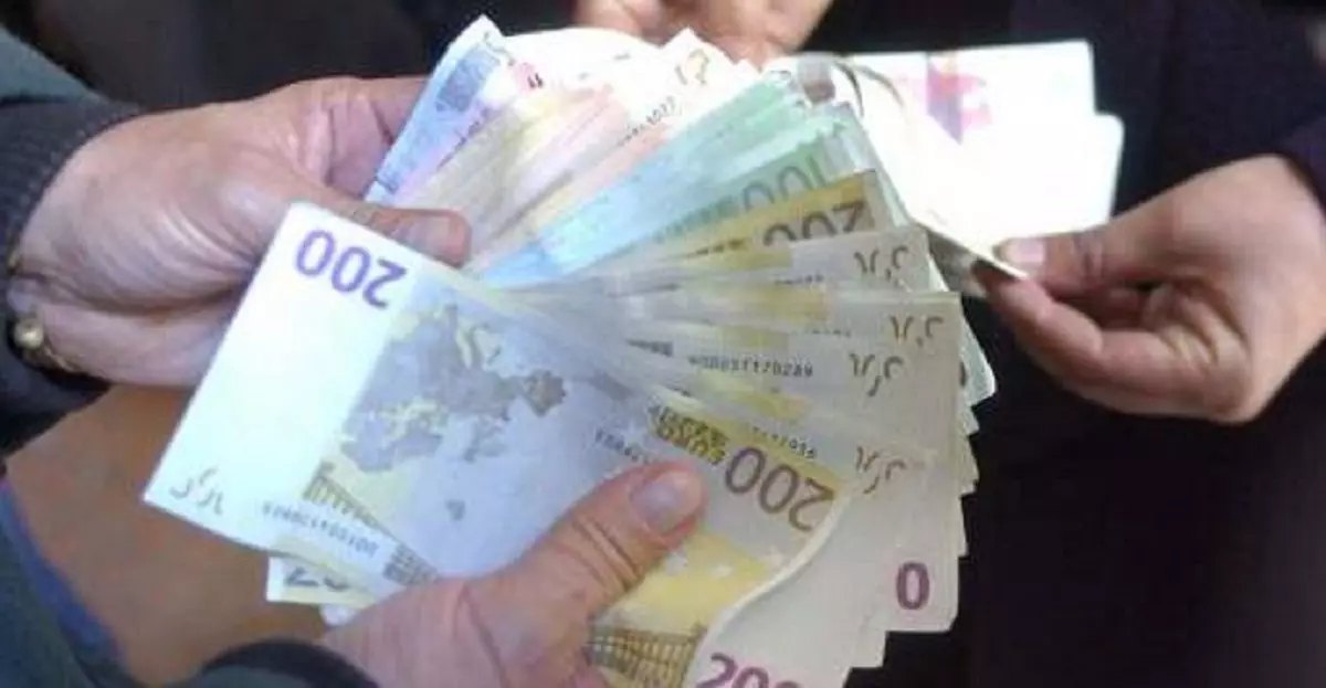 Devises Algérie : Taux de change marché noir et officiel du 14 mai