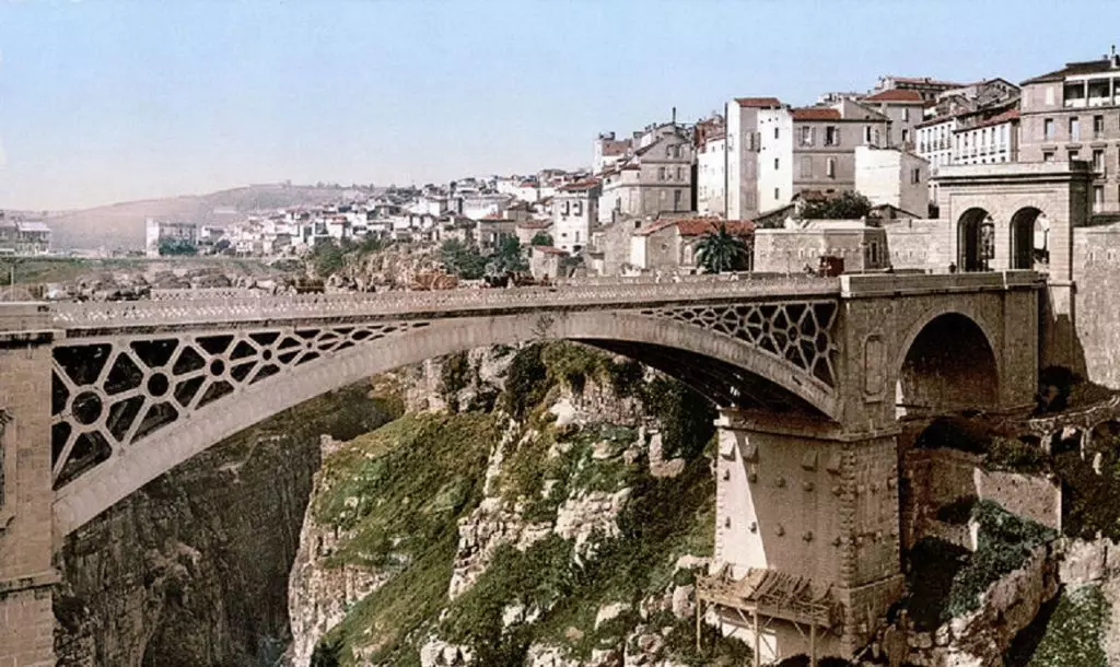 Pont de Constantine: 4 suicides en une semaine!