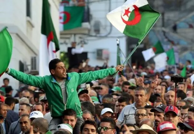 Hirak : des avocats déposent « une déclaration de manifestation »