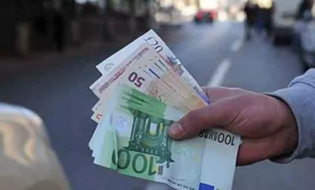 Taux de change du dinar en banque et au marché noir ce 21 juin