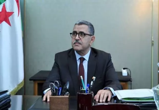 Corruption et bureaucratie : Djerad accuse l’ancien système