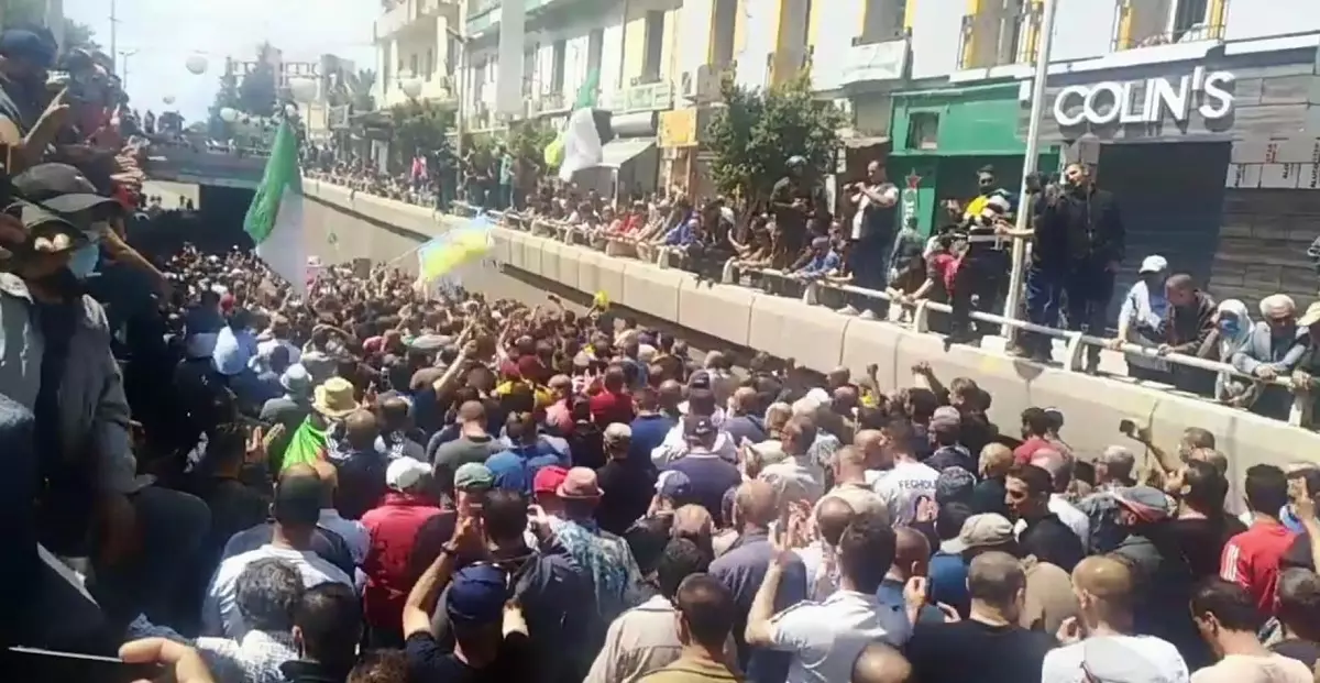 117e Vendredi : Grandiose manifestation du Hirak à Tizi Ouzou